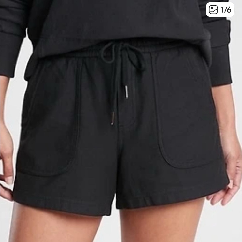 Black Athleta Farallon Short NWOT